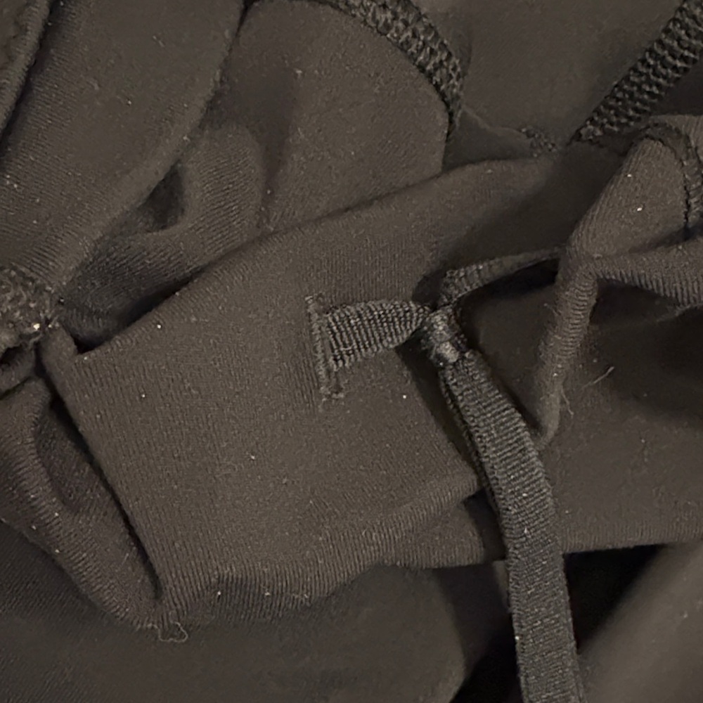 Lululemon Mesh Capri Leggings Size 10 - Picture 10 of 11